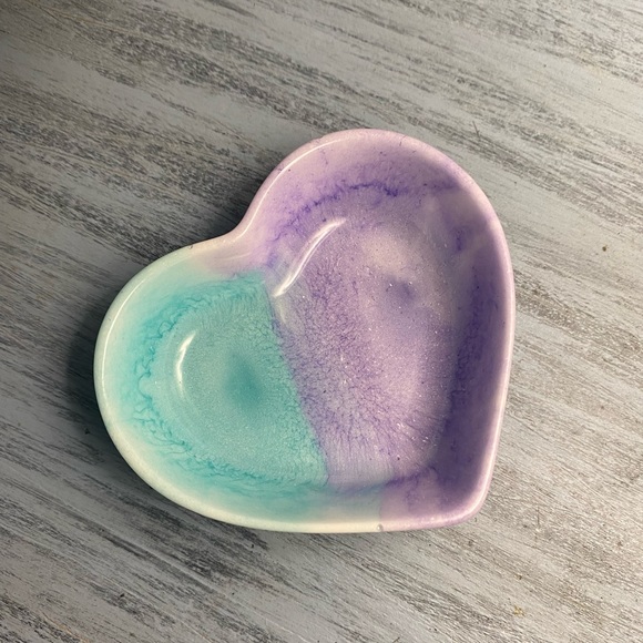 Tiedye Heart Dish - Teal Purple and White Jewelry or Trinket Tray - Handmade - Picture 3 of 11